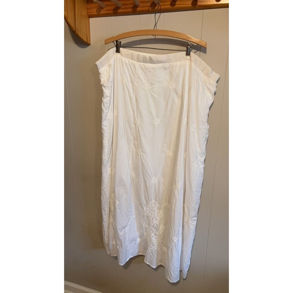 Ayurvastram White Embroidered Maxi Skirt